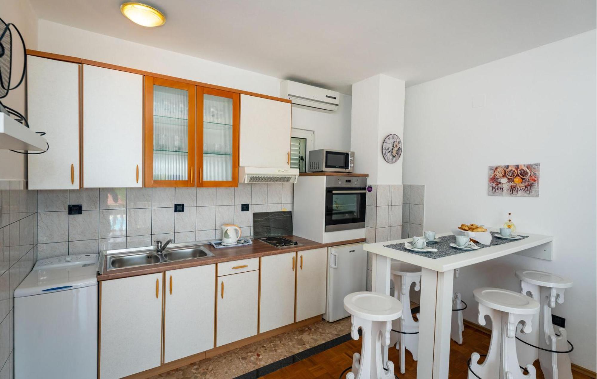 Beautiful Apartment In Galovac With Kitchen Exterior photo